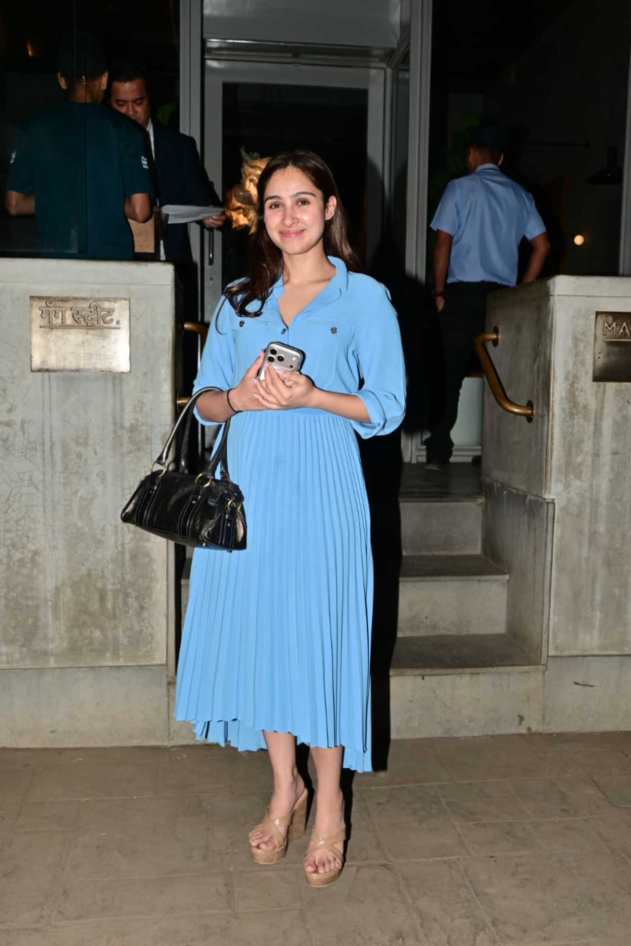 <p>Pashmina Roshan was recently spotted in the city, turning heads in a chic blue midi dress that perfectly blended elegance with casual flair.</p>